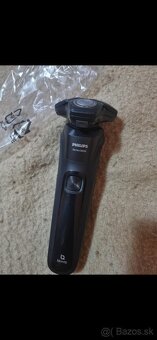 holiaci strojcek Philips SHAVER S5588 - 11