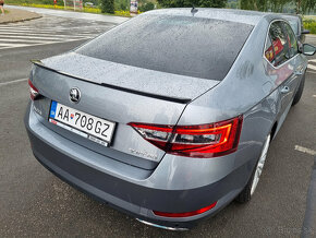 SKODA SUPERB MK3 spoiler kridlo lipko na kufor na hranu - 11