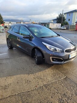 Kia ceed 1,6crdi  94kw GT - 11