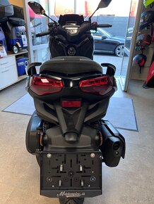 Yamaha XMAX 300 Tech Max - 11