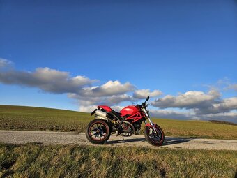 Ducati Monster 1100 - 11