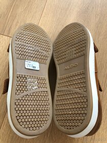 Topanky Clarks,Aldo,Tods,M&S,Santoni - panske - 11