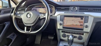 Volkswagen Passat Variant 2.0 TDI VirtualCockpitPanoramaA - 11