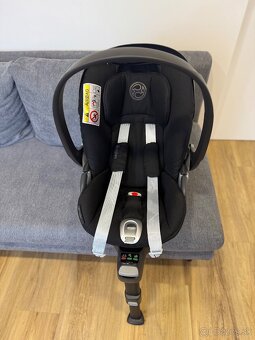 Autosedačka  Cybex Cloud Z i-size plus deep black  s bázou - 11