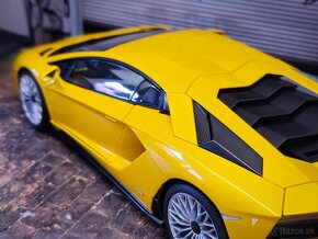 Lamborghini Aventador S 2017 1:18 Autoart - 11