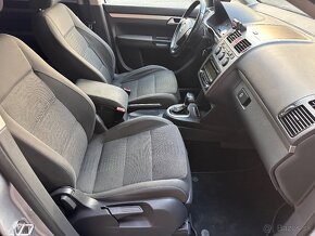 Volkswagen Touran 2.0 TDI DSG 7 miestny - 11