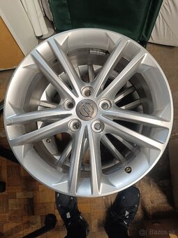 Opel Insignia - originál 18" alu
disky s pneu - 11