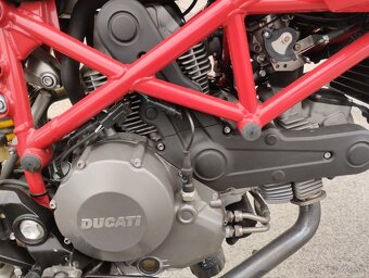 Predám DUCATI 796 HYPERMOTARD v tp 35 kW - 11