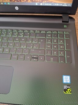 Predám notebook HP Pavilion Gaming 15-ak002nc - 11