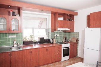 BEDES | dom s plochou 300m2, pozemok 948m2, Nováky - 11