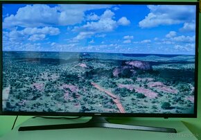 Samsung 4K UHD 43"108cm - 11