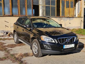 Servisované Volvo XC60 D5 AWD SUMMUM - 11