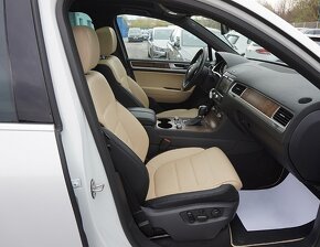 Volkswagen Touareg II. 3.0 TDI V6 Exclusive - 11