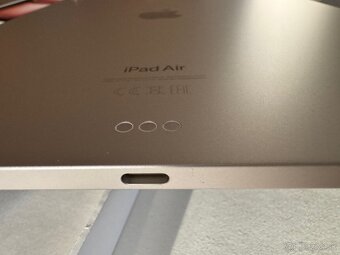 13-palcový iPad Air (M2) - 11