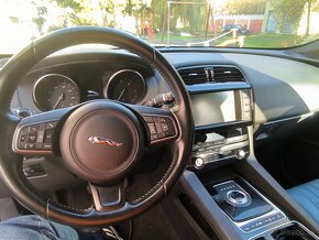 Jaguar F-Pace 2.0D I4 180k Prestige AWD A/T - 11