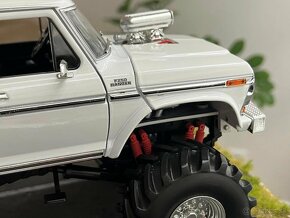 1:18 1979 Ford F250 RANGER Monster Truck - Greenlight - 11