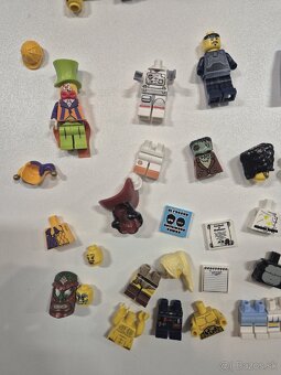 Collectible Minifigures - 11