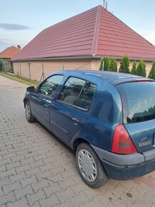 Renault Clio - 11