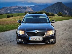 Škoda Superb Combi - 11