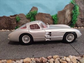 Prodám model 1:18 Mercedes Benz 300slr coupe - 11