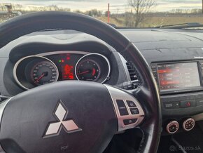 Mitsubishi Outlander 2.2 hdi - 11