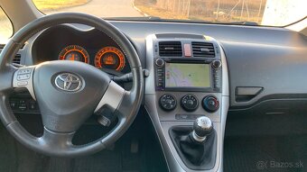 Toyota Auris 2.0 D-4D - 11