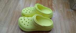 Crocs platformy neon - 11