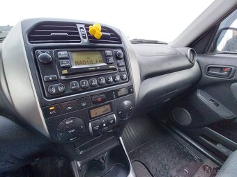 Predam toyota rav4 2.0 d4d 85kw M5 Rok2004 3dv Ťažné - 11