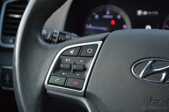 Hyundai Tucson 2.0 CRDi Platinum Automat 4×4 SR pôvod - 11