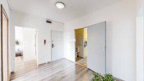 Nad Jazerom  pekný 3-izbový byt ul. Jenisejská, 67 m²,loggia - 11