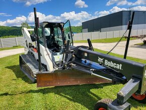 Bobcat T870 2017 s garderom a laserom - 11