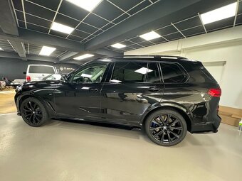  BMW X7 M50i TOP  - 11