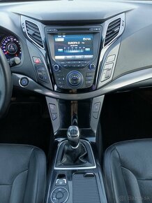 Hyundai i40 CW 1.7crdi 100kw 2012 - 11