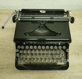 Starožitný, veľmi pekný písací stroj ROYAL O z roku 1939 - 11