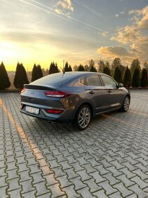 Hyundai i30 fastback - 11