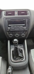 Volkswagen Jetta 2.0 TDI - 11