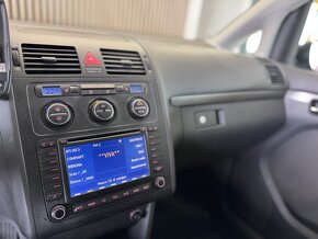 Volkswagen Touran 1.9 TDI DSG 7-miest - 11