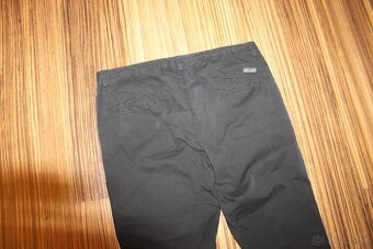 Čierne Chino nohavice HUGO BOSS v. 54 - 11