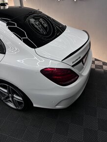 Mercedes Benz C63 AMG - 11