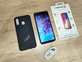 Samsung Galaxy A20e dual SIM – super stav s príslušenstvom - 11