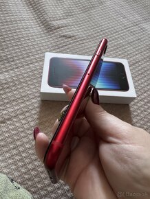 iPhone SE 2022 (product red) - 11