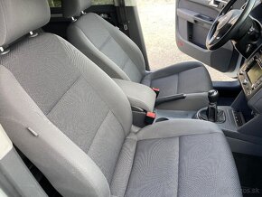 VW Touran 1.6TDi 77kW, Rok výroby 2014, navigácia… - 11