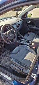 KIA Niro Combi 77.2kw Automat PLATINUM - 11