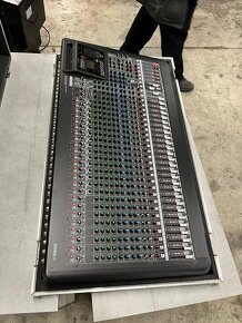 Yamaha MGP32X + case - 11