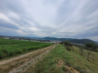 Slnečný pozemok - bývanie blízko prírody,centra mesta - 11