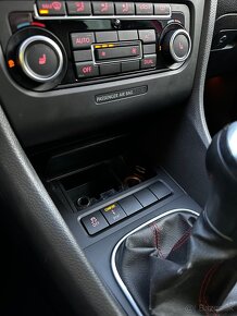 Volkswagen Golf 2.0 TSI GTI - 11