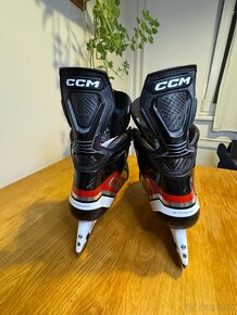 CCM Jetspeed FT6 Pro Plus SR Regular, vel.8(43) - 11