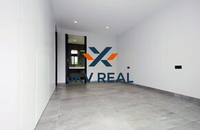 JKV REAL ponúka na predaj ELEGANTNÚ A LUXUSNÚ VILU ALTEA LA  - 11