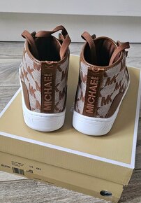 NOVÉ tenisky MK, Emporio Armani, Veja, Puma - 11