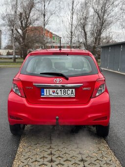 Toyota Yaris 1,3 benzín 6 st. manuál - 11